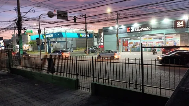 Alugo sala para consultório ou escritório em avenida