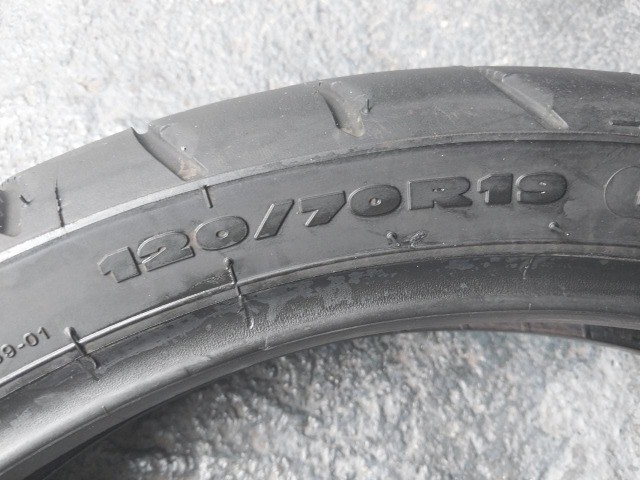 pneu usado  michelin anakee lll 120/70-19 - Foto 2
