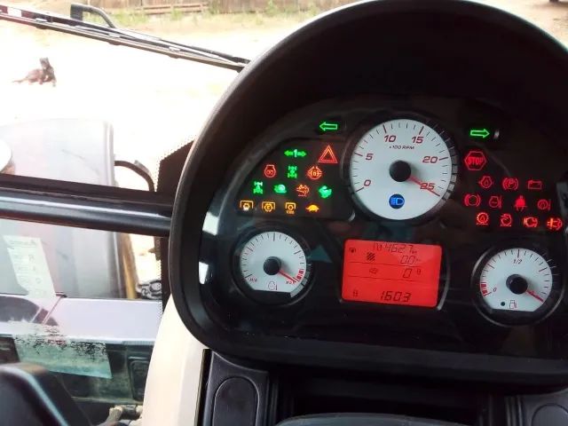 Trator 5710 - Foto 3