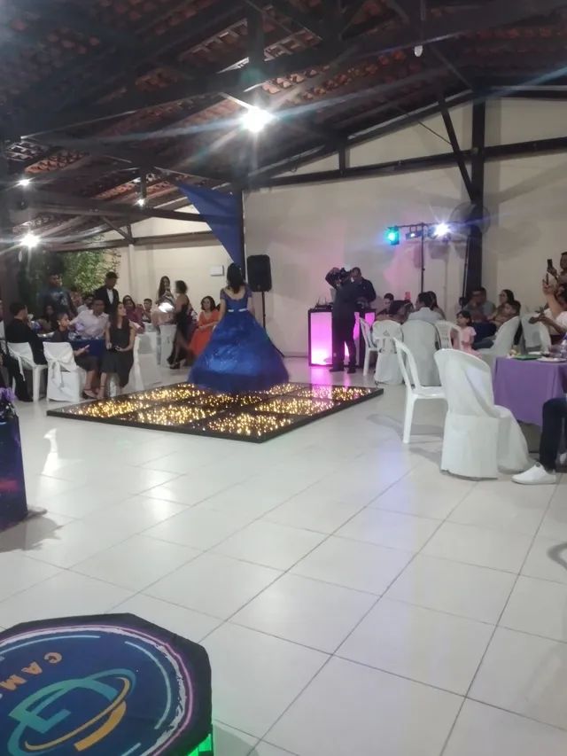 Pista de led, som e DJ 