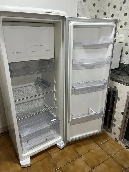 Geladeira Electrolux frost free RFE39 - Foto 3