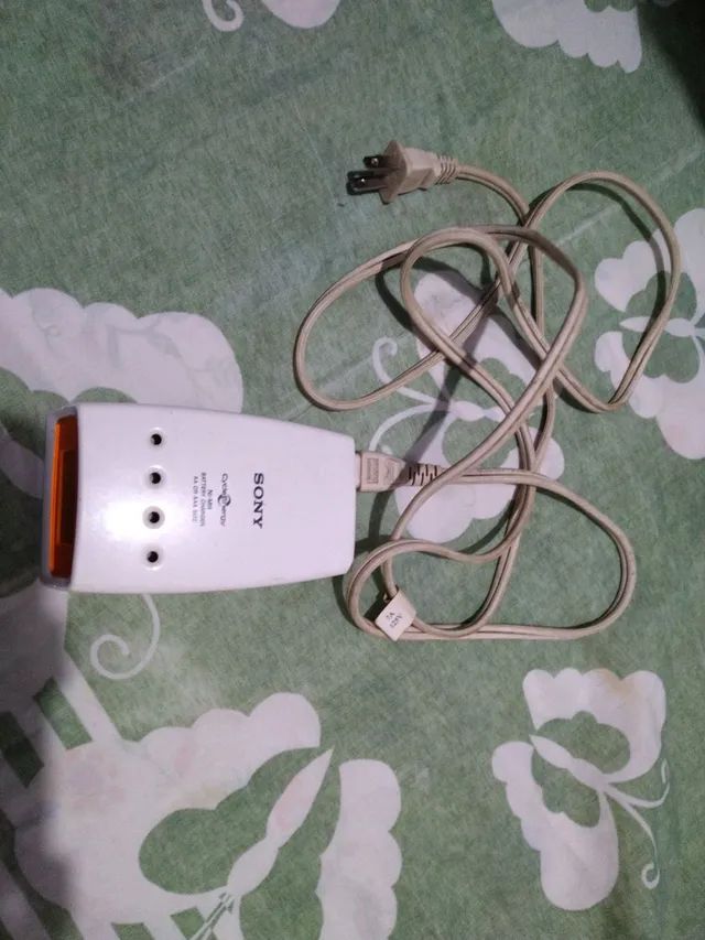 CARREGADOR de PILHAS da MARCA SONY