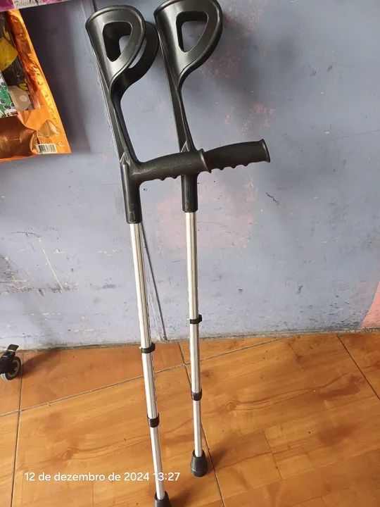 Bengalas e muletas - Foto 5