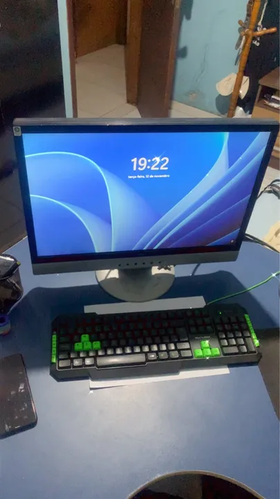 Leia descrição do anúncio. Monitor 22p