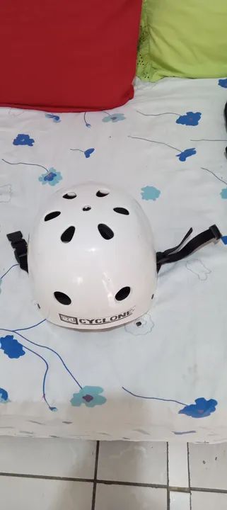 Capacete Cyclone para Skate - Foto 4