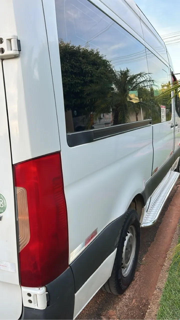 Van Mercedes-Benz para transporte de passageiros