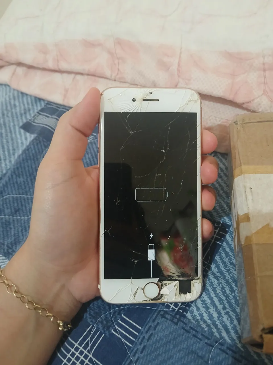Tela iPhone com Tela Quebrada