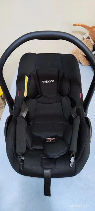 Vendo carrinho e bebê conforto da marca kiddo 