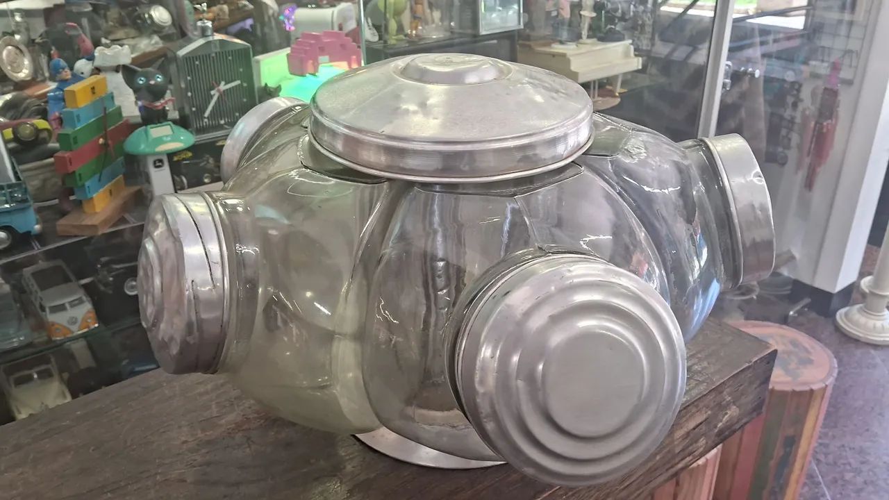 Baleiro Antigo em perfeito estado de conservação 