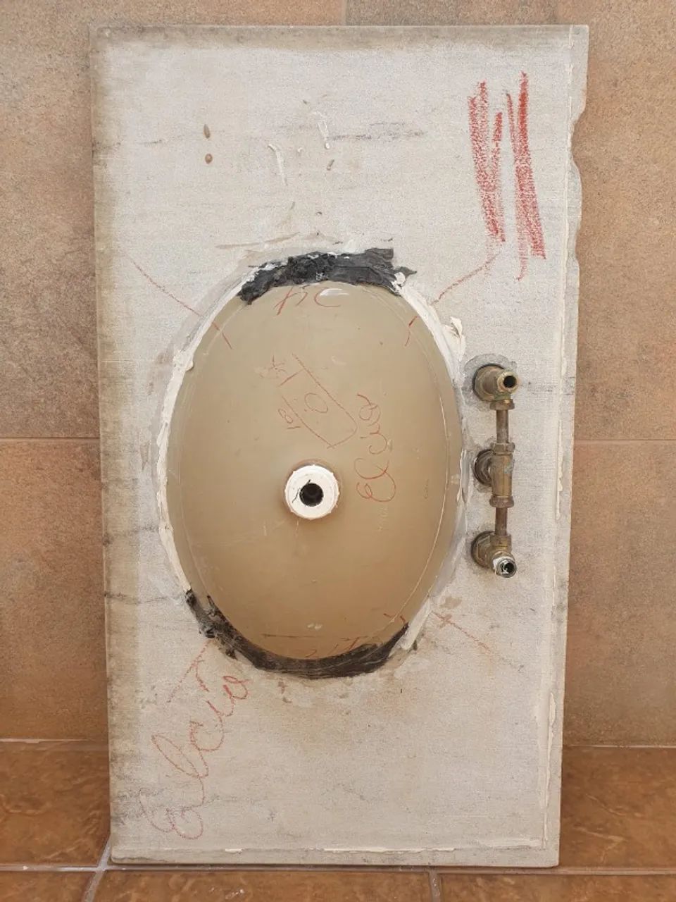 Pia de mármore com torneiras Celite - Foto 6