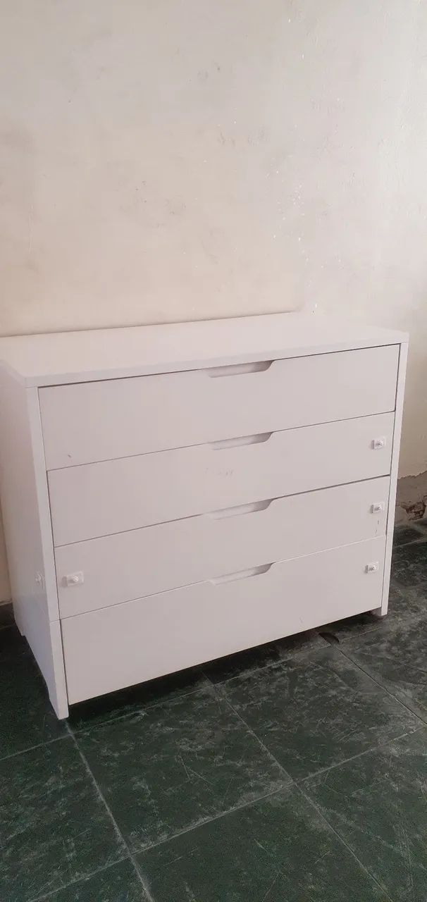Cômoda branca 4 gavetas