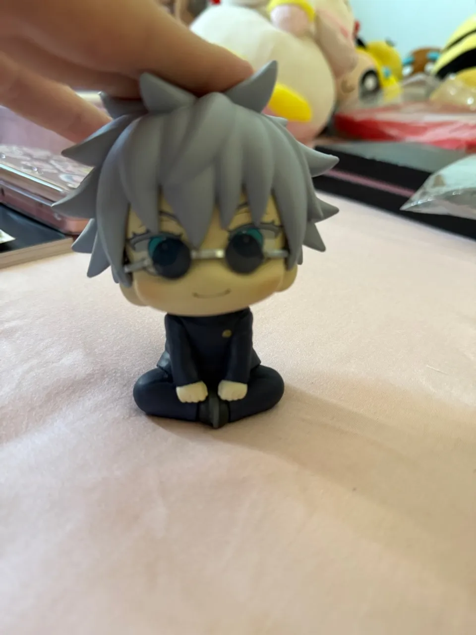 Action Figure Jujutsu Kaisen Gojo Satoru - réplica aliexpress - muito bem feita