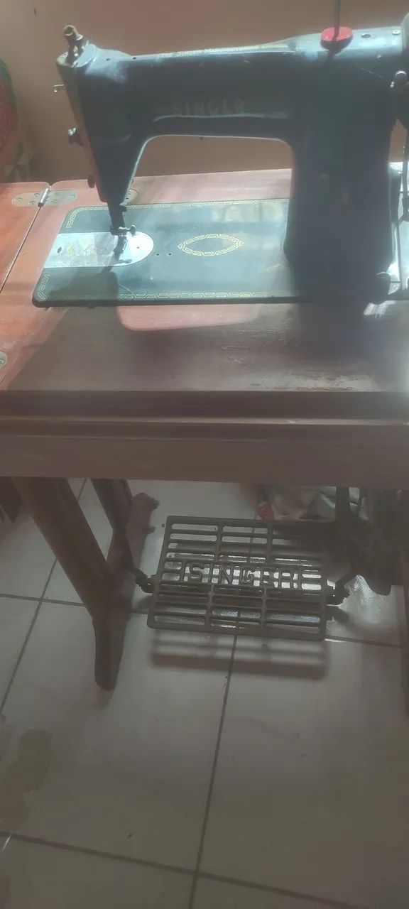 Máquina de Costura Singer Antiga
