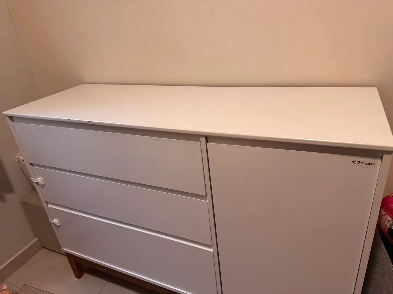 Cômoda Infantil Clean com Porta Matic Branco Eco Wood Branco com Prateleiras