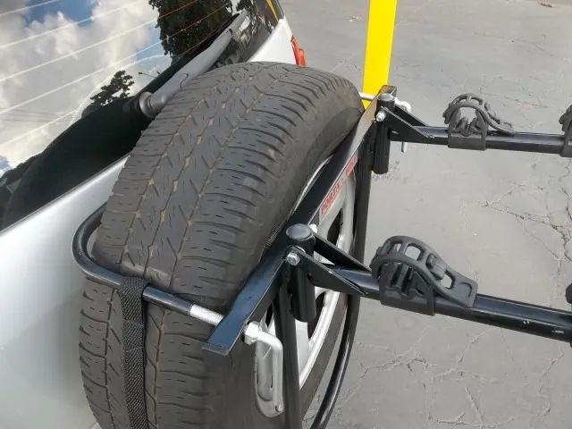 Transbike/Suporte fixo no estepe para até 3 bicicletas Novo - Foto 3