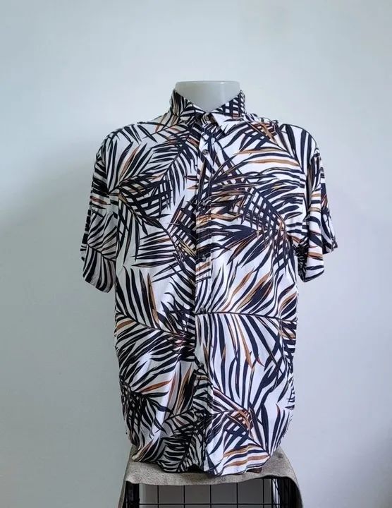 camisa estampada folhas TAM GG - Foto 2