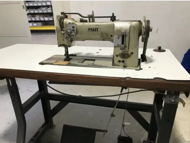 Máquina reta industrial Pfaff
