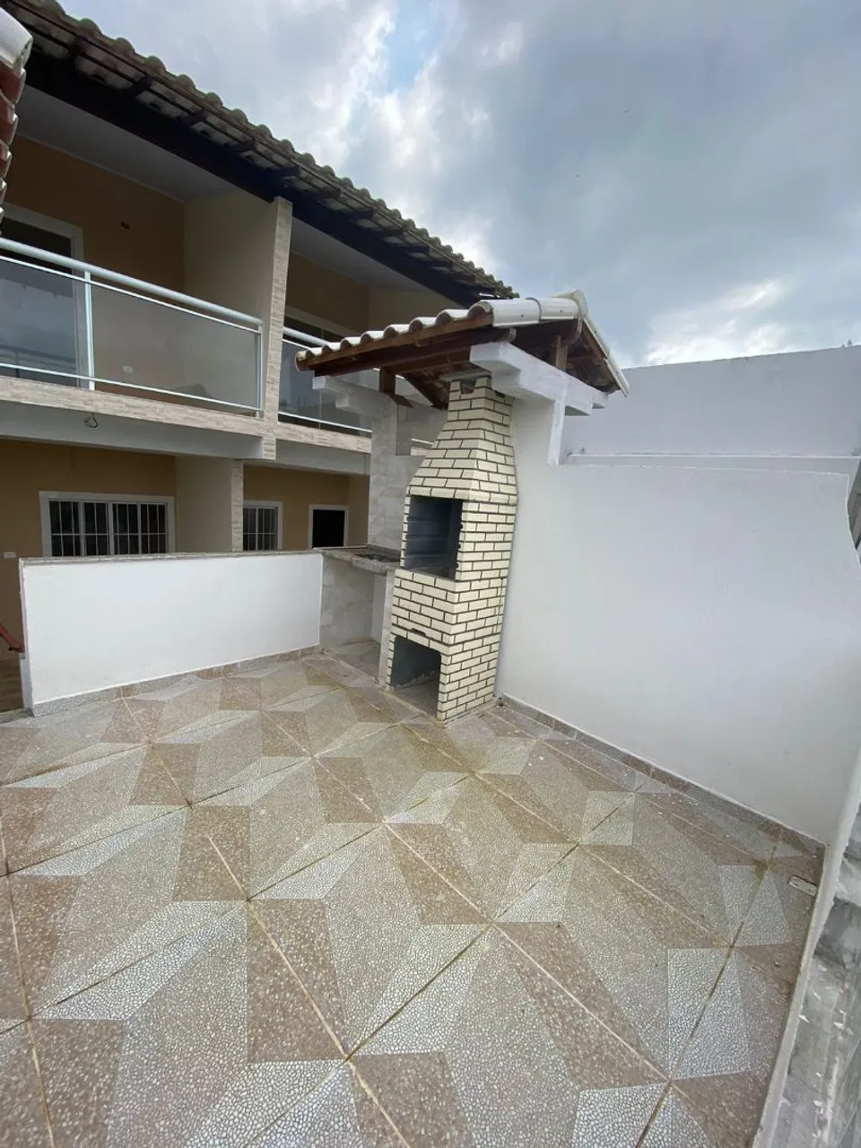 Alugo duplex ,2 quart , mobiliada ,incluso agua,luz e Internet, arpoardor da Rasa,Buzios