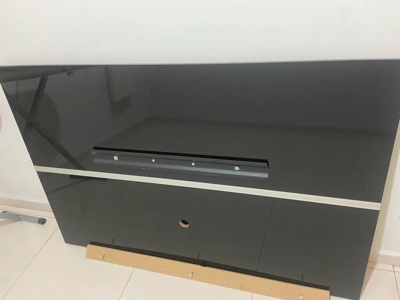 Painel para TV com o suporte incluso 135x90 - Foto 2