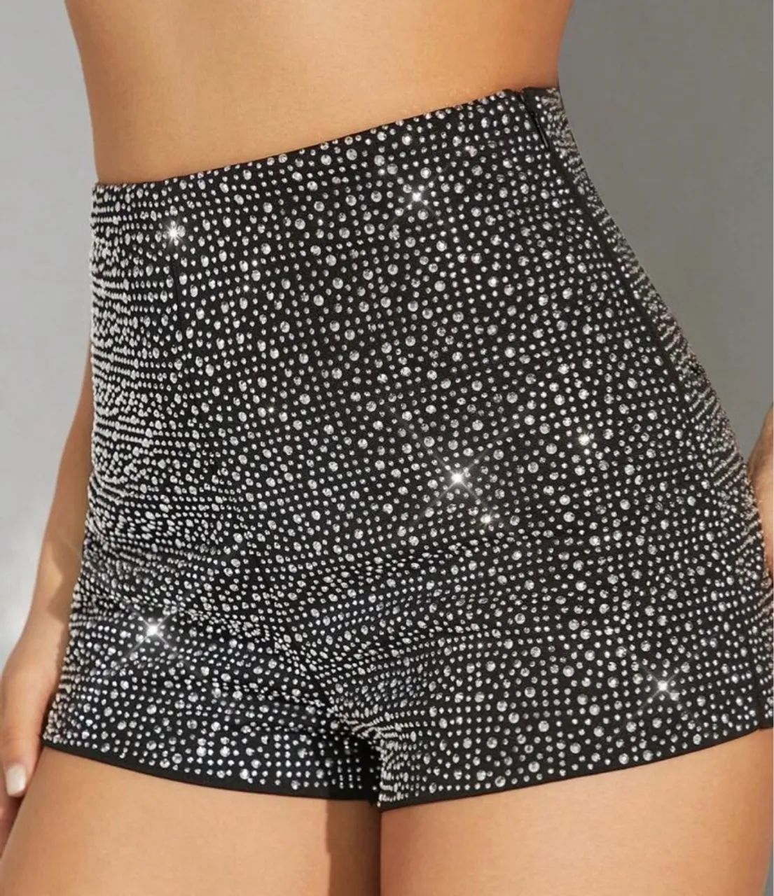 Shorts com strass 