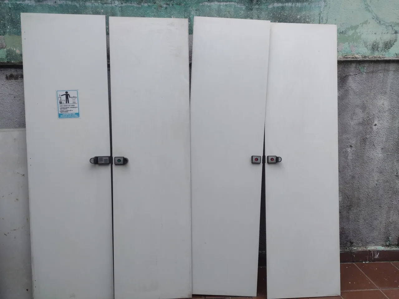 Portas divisórias para banheiro