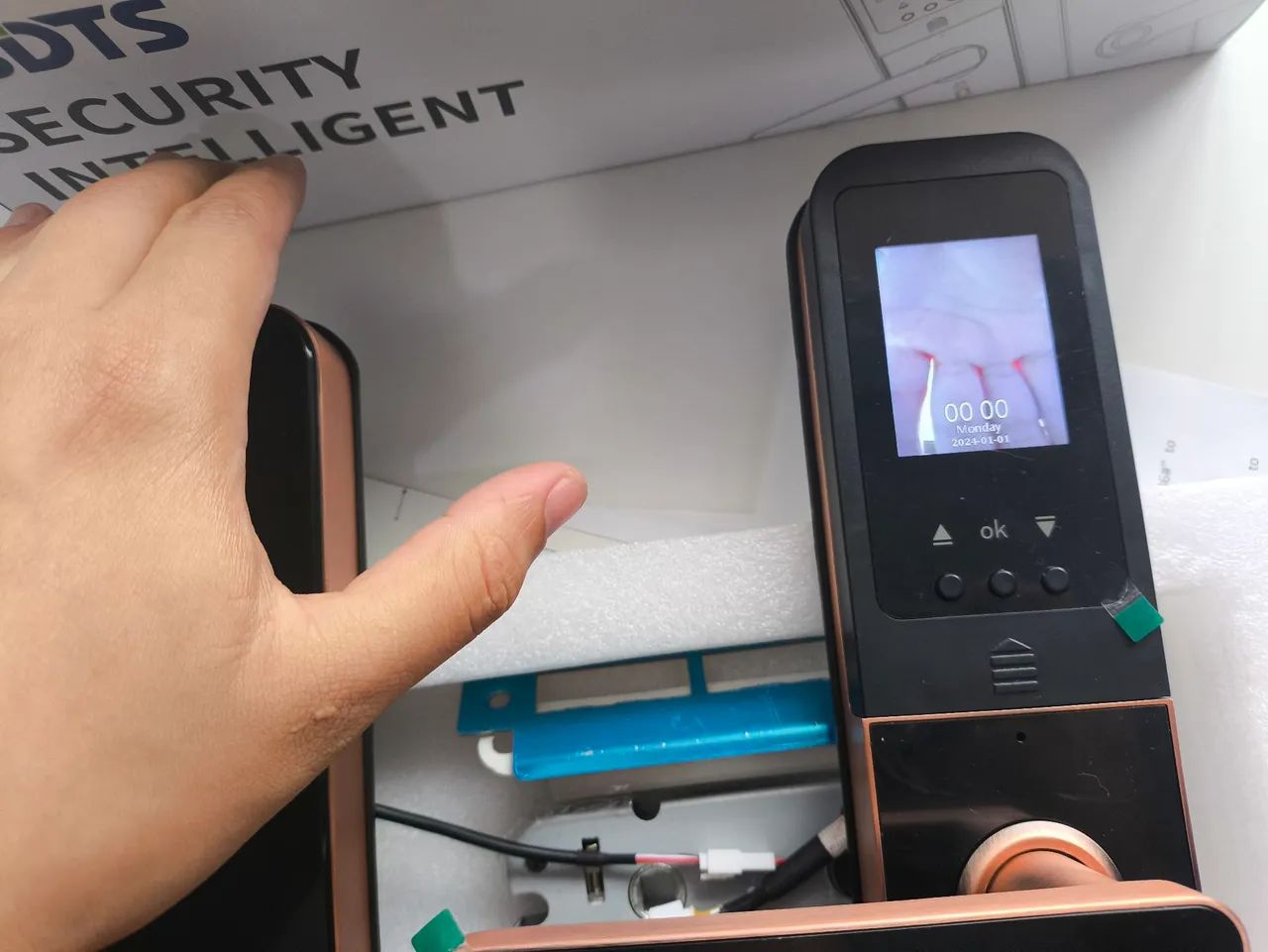 Fechadura eletrônica com câmera  - Foto 4