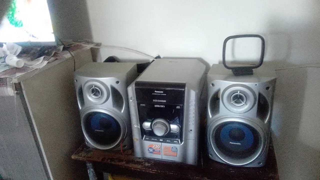 Som Panasonic com CD Player e Rádio