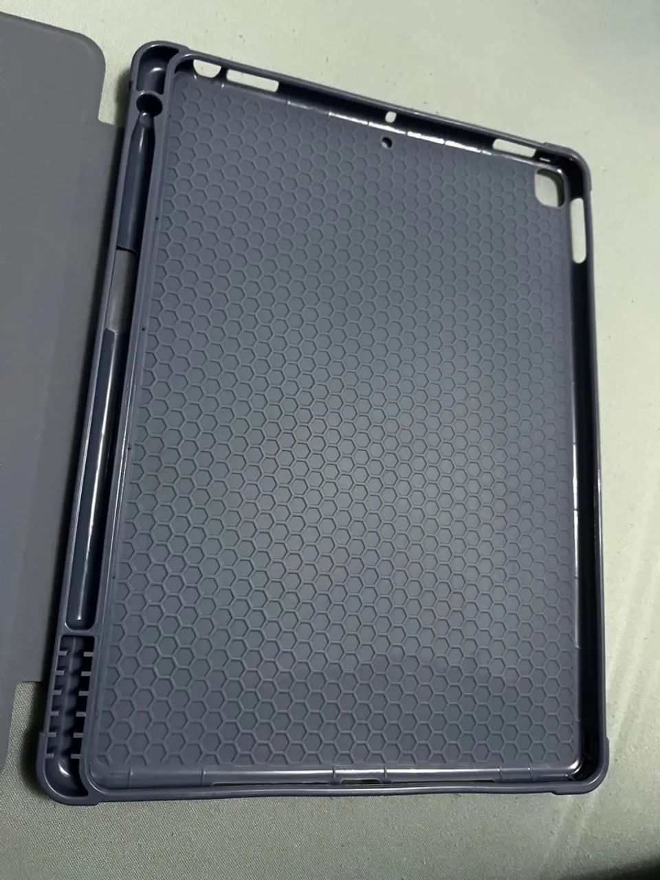 Capinha para iPad 7 8 9 10.2 Pol Com Slot para Caneta Lavanda - Foto 3