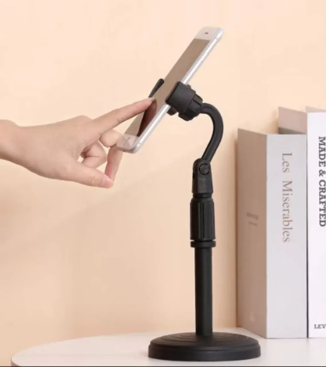 Suporte de mesa para celular.