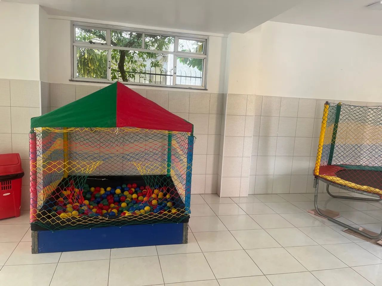 Piscina de Bolinhas e pula pula Infantil - Foto 2