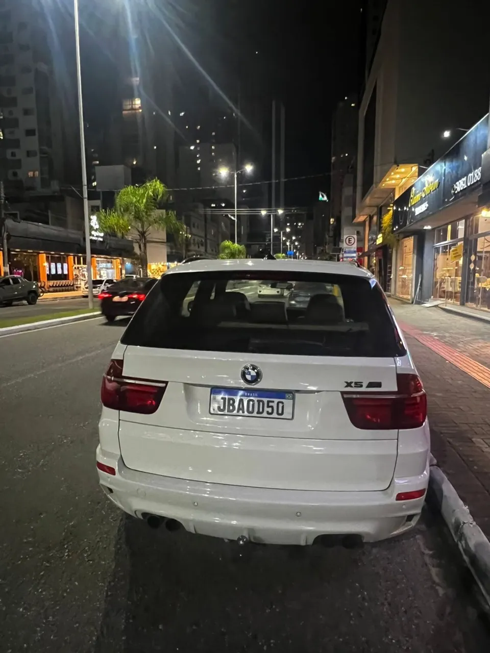 RELÍQUIA: BMW V8 super conservada.