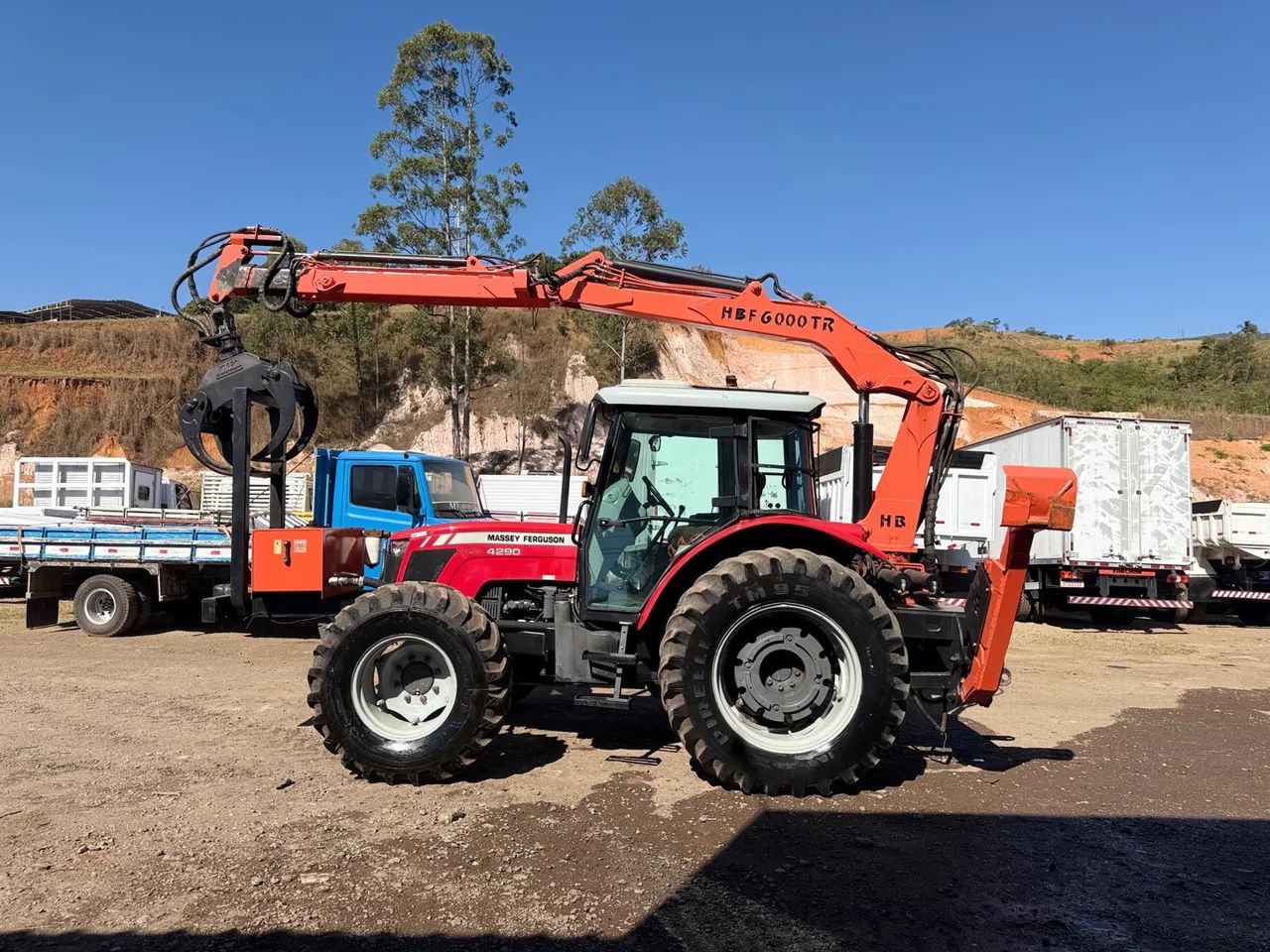 Trator Massey Ferguson com Garra Florestal Ano 2017 - Foto 5