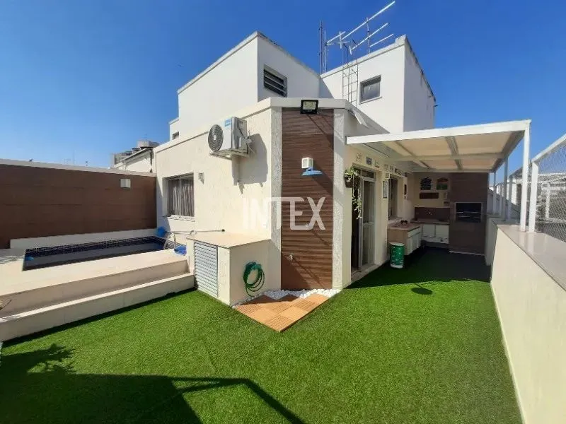 Cobertura à venda no Ingá, Niterói-RJ: 2 quartos, 1 suíte, 2 salas, 4 banheiros, 2 vagas,