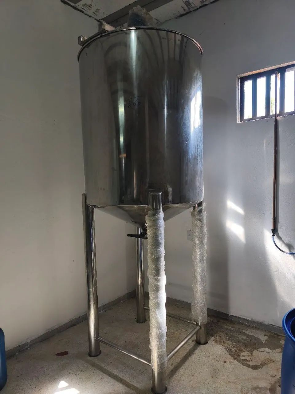 TANQUE MISTURADOR INOX 1000.L COM O MOTOR ,HÉLICE e TAMPA BIPARTIDA!