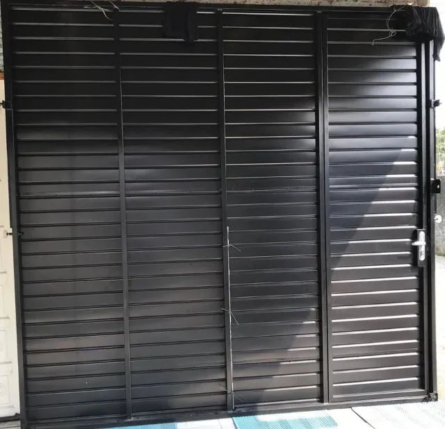 Portão garagem com portão social embutido, pintura eletrostática 2,62 largura, 2,52 altura