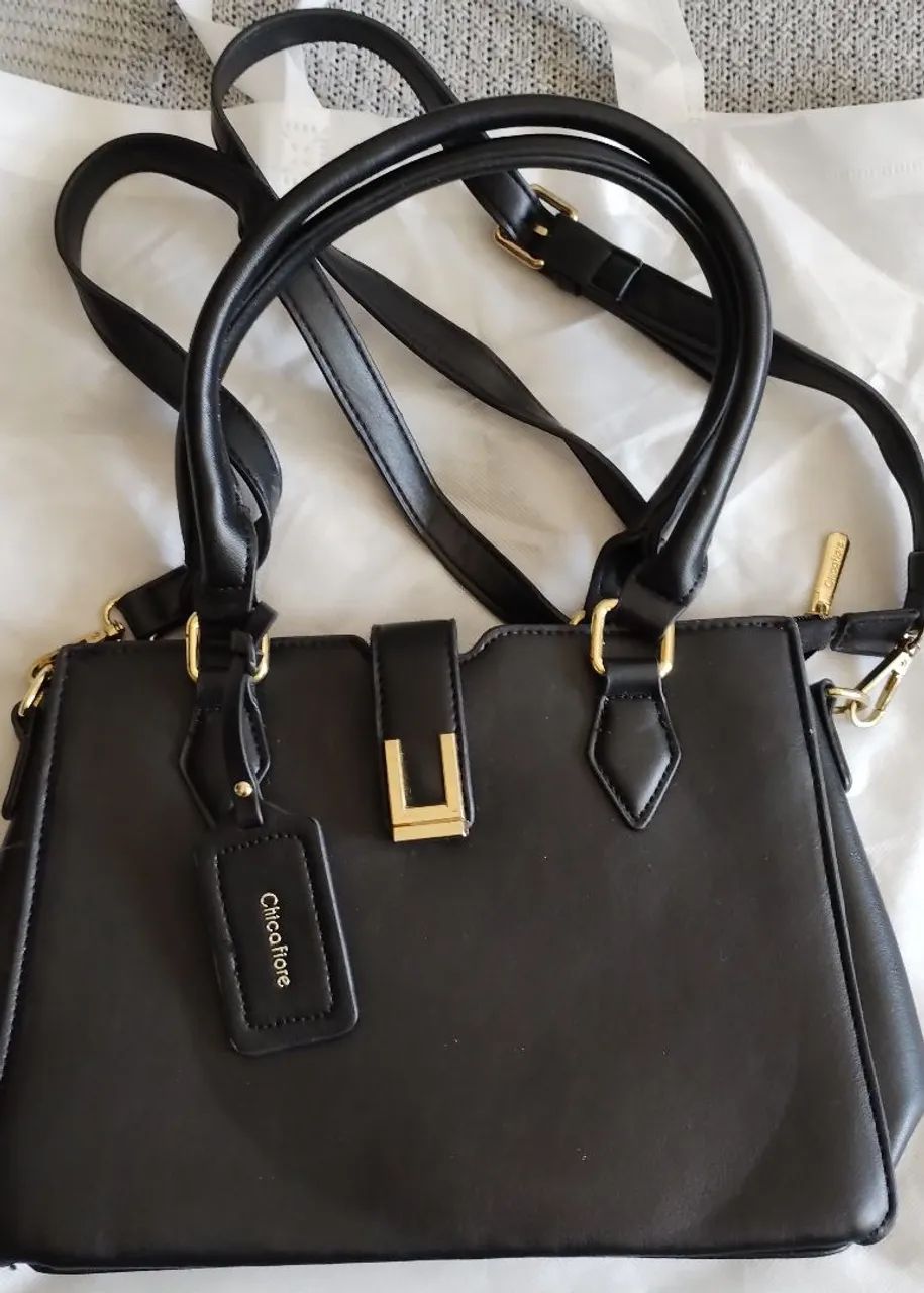 Bolsa Chicofiore Preta com Alça Transversal