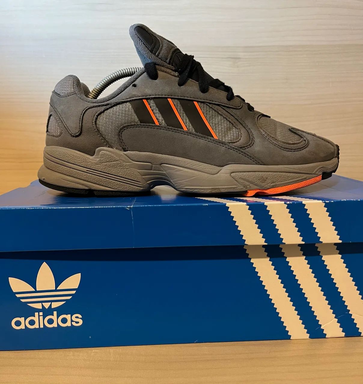 Tênis Adidas Yung 1 Cinza - Foto 2