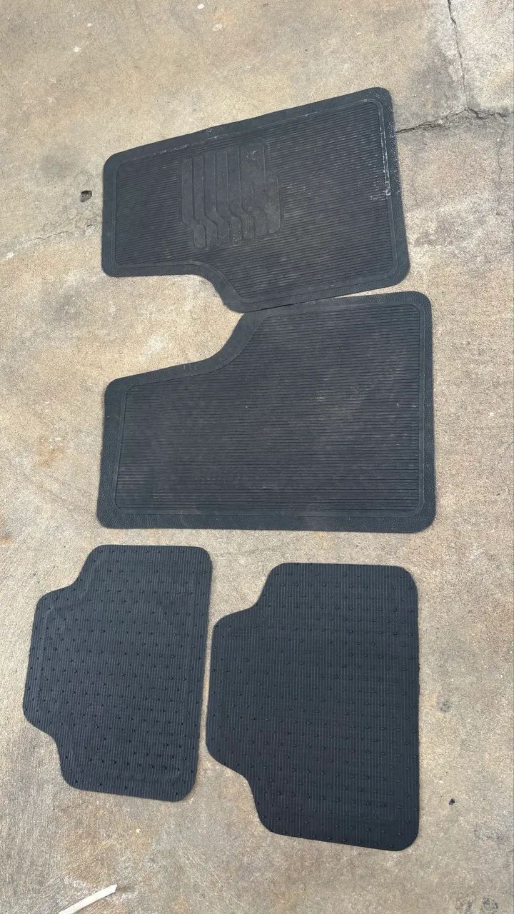 Tapete automotivo universal 64299511376769120