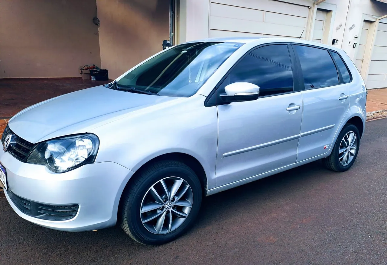 Vende -se Volkswagen Polo Completo Manual Ano 2014 1.6