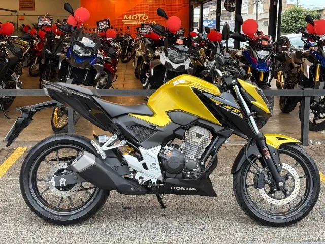 Honda CB300F Twister ABS 2023/2023 Dourada