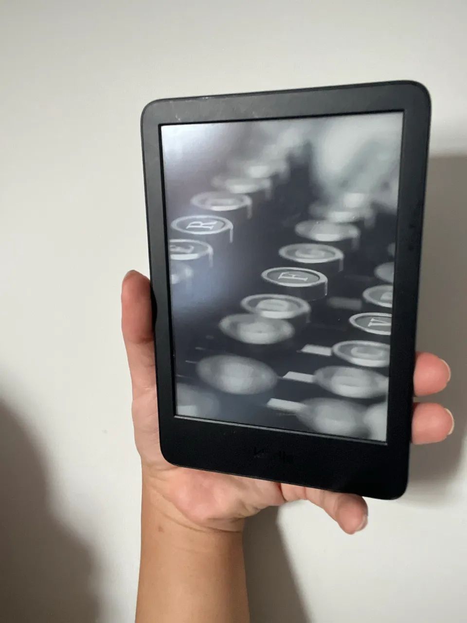 Kindle 7 (com pequena avaria na tela) 