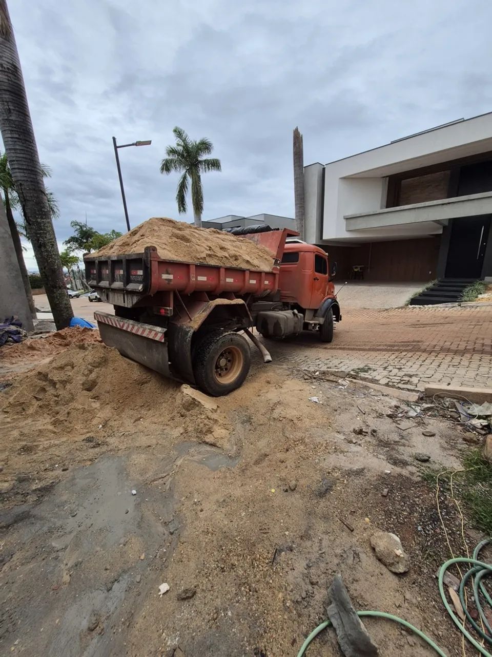AREIA E BRITA 