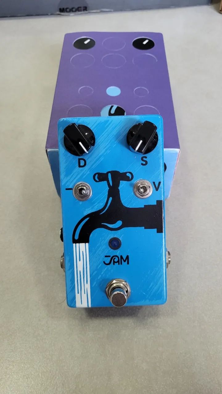 Pedal de guitarra Jam Waterfall - Chorus vibrato - Na caixa