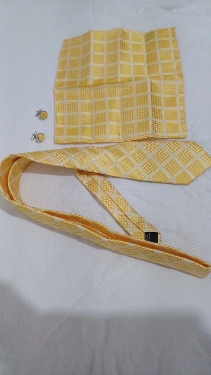 Lindíssima Gravata Ouro Xadrez, pigmento brilhante Importada (Nova) - Foto 5