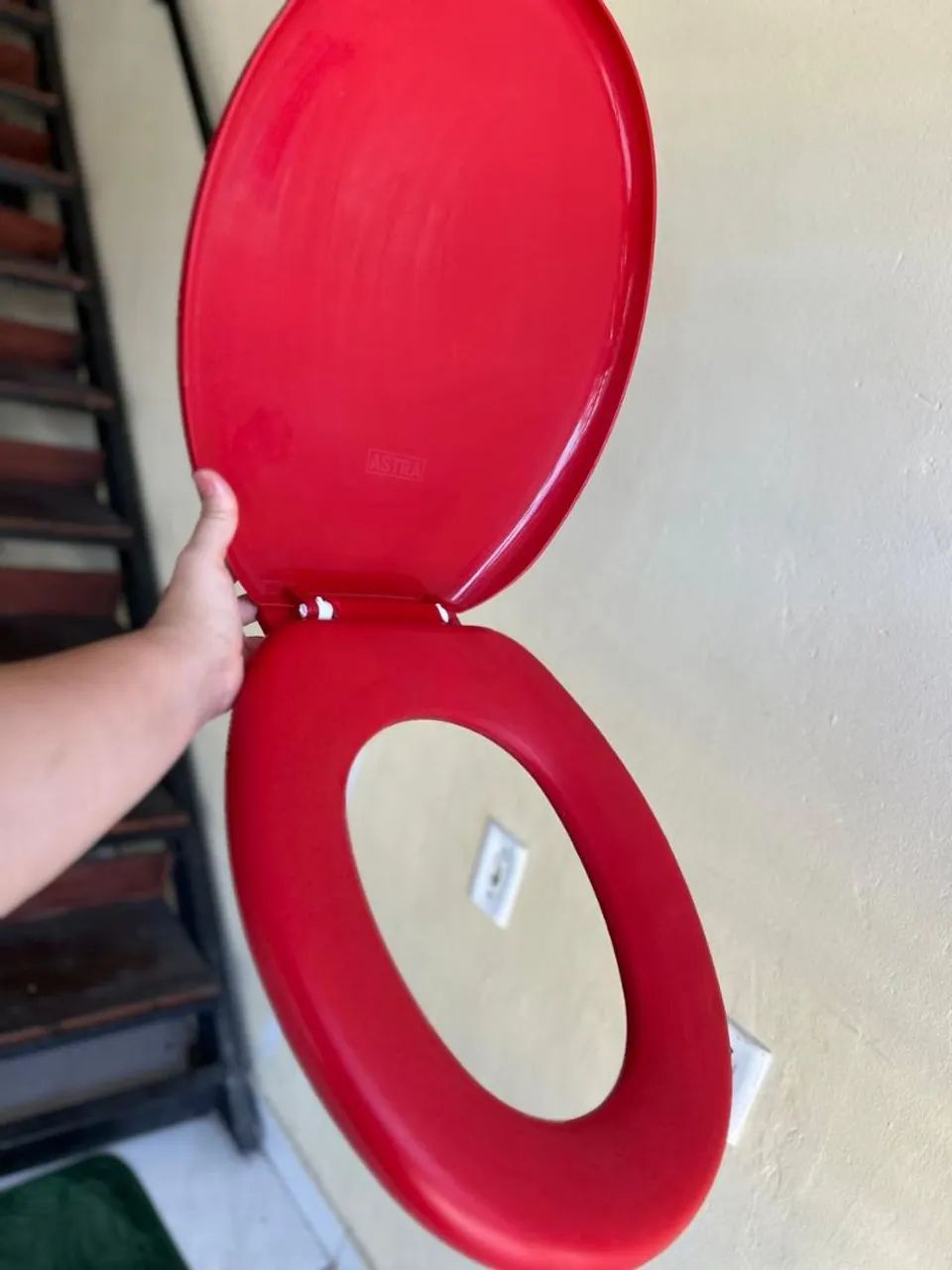 Assento de vaso sanitário  - Vermelho - Foto 3