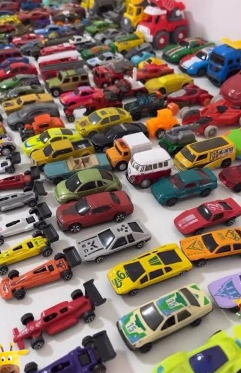 COMPRO COLECOES E OU MINIATURAS 1/18 1/24 BRINQUEDOS GAMES 