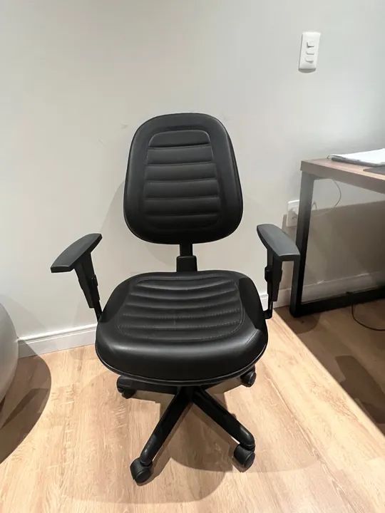 Cadeira de Escritório Giratória com Rodas