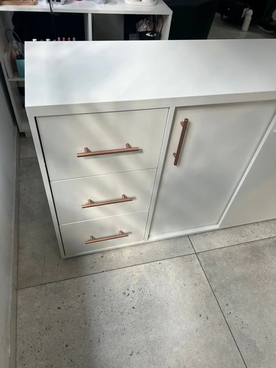 Mesa de manicure Branca com Gavetas NOVA - Foto 2