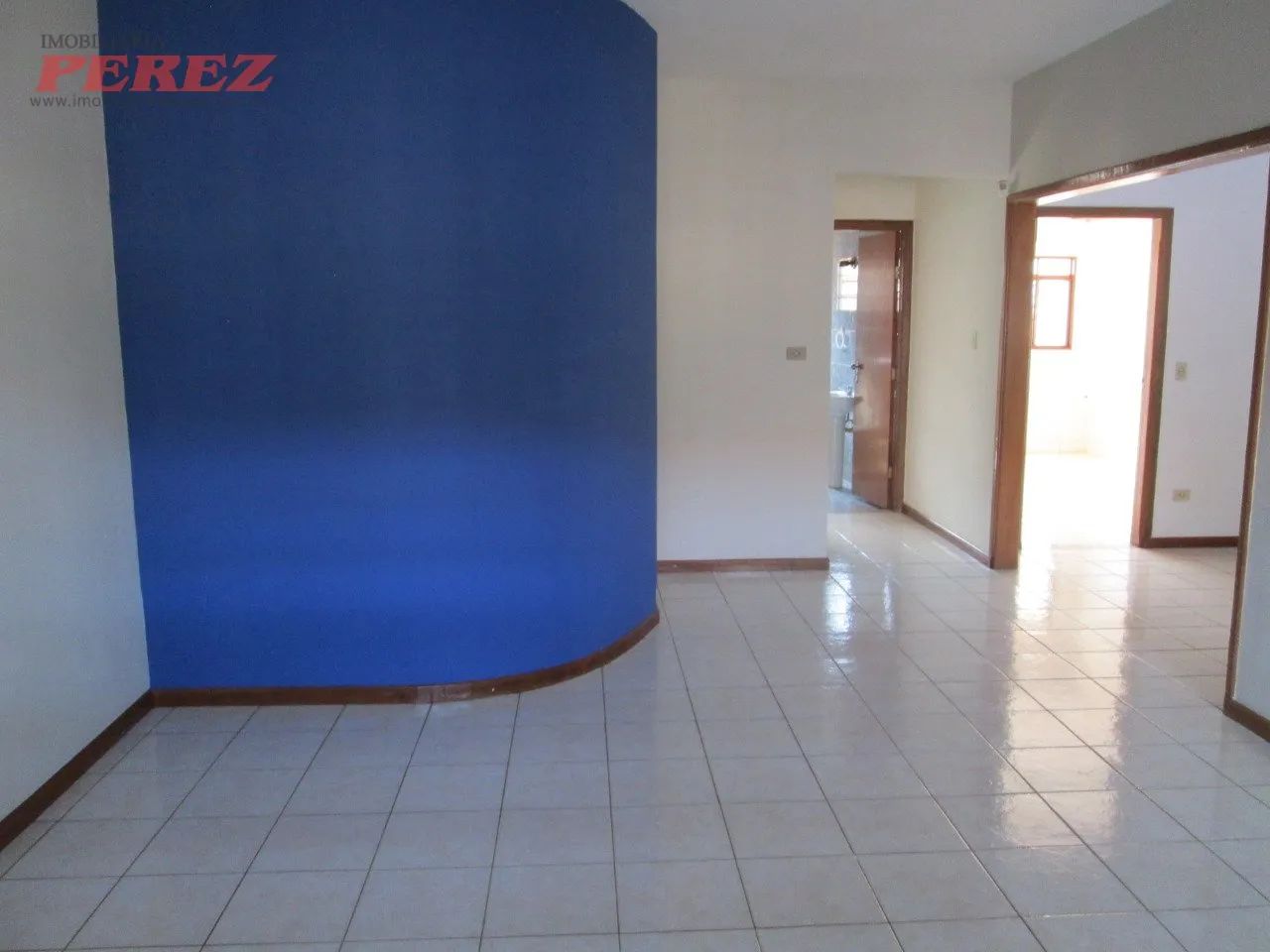 A Imobiliária Perez oferece a você mais uma ótima oportunidade de sobrado para locação e v - Foto 2