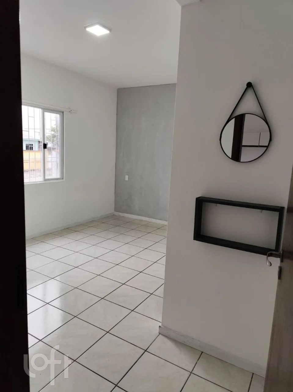 Casa à venda em Carianos com 312 m², 5 quartos - Foto 2